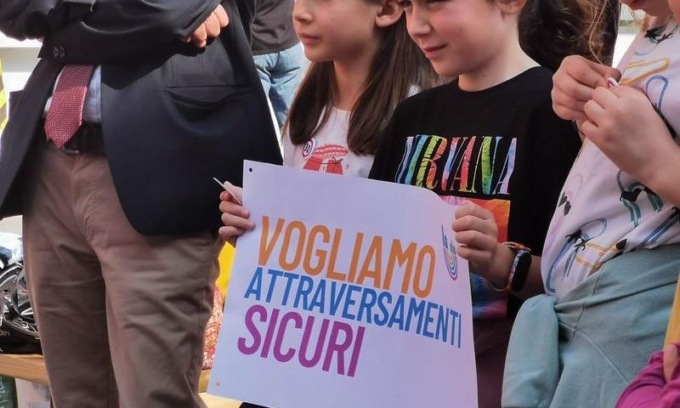 Festa in via Beroldo per la pedonalizzazione della strada