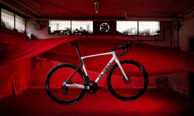 De Rosa Bikes presenta la nuova “De Rosa 70”
