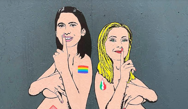 Il murale di Meloni-Schlein nude e incinte è ricomparso in piazza San Babila