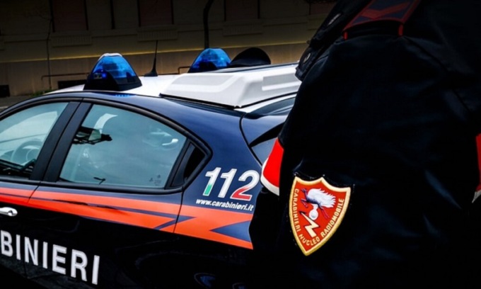 Carabinieri e sanitari aggrediti dopo l’intervento per una rissa: un arresto