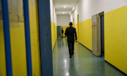 Violenza in carcere al Beccaria contro gli agenti che chiedono di poter usare il taser