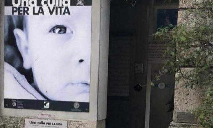 Il piccolo Enea è stato adottato: era stato lasciato nella Culla al Policlinico
