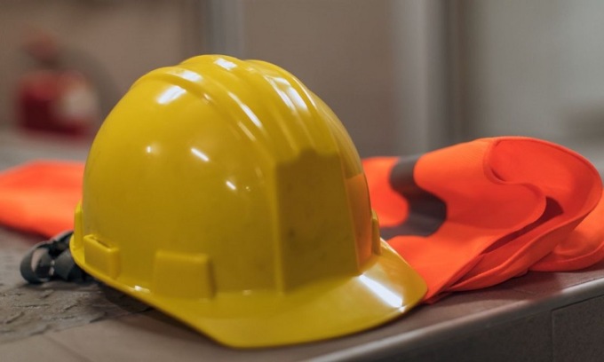 L’operaio morto schiacciato dal macchinario era al suo primo giorno di lavoro