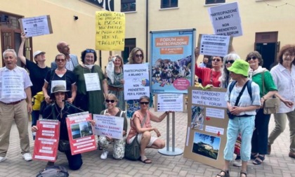 Contro la finta partecipazione a Milano flashmob all'apertura del Forum del Comune