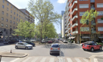 Anziana in bici travolta da un'auto in zona CityLife, portata via in ambulanza con il codice rosso