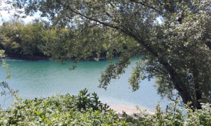 Trovato cadavere nel bacino del Parco delle Cave