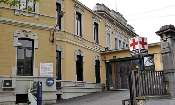 Picchia medico del Policlinico e gli frattura una gamba: individuato il responsabile dell’aggressione
