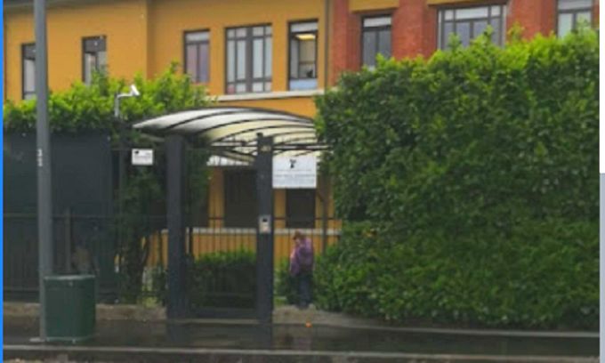 Gli vietano l’ingresso alla comunità di accoglienza: 17enne accoltella due operatori