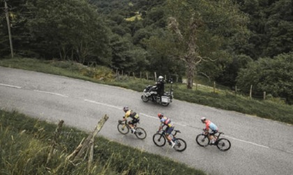 Al Tour de France Hindley spunta a sorpresa sui Pirenei
