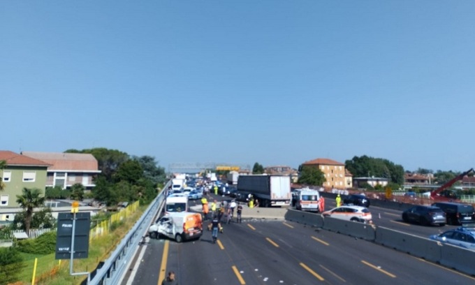Grave incidente sull’Autostrada dei Laghi: tratto A8 chiuso e code fino a 8 chilometri