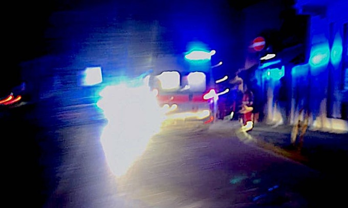 Ubriaca alla guida investe un uomo, lo lascia in gravi condizioni e scappa: rintracciata dai carabinieri