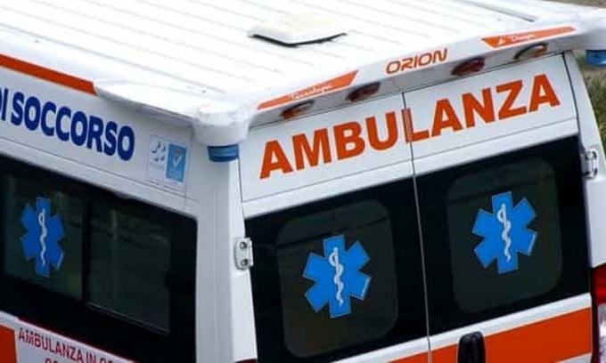 Ennesima ciclista investita in città: adesso è in coma