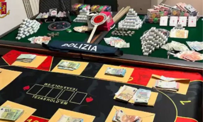 Poliziotti si fingono fattorini e scoprono una bisca clandestina cinese