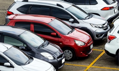 Parcheggi in centro: soste brevi sulle strisce blu e aumento delle tariffe