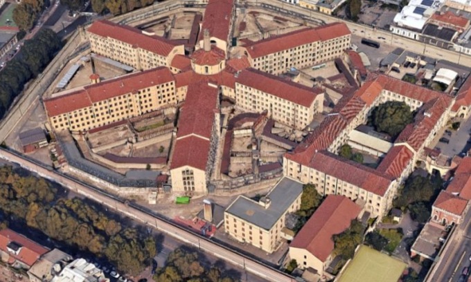 Ricercati per associazione a delinquere, truffe e simulazione di reato: due arrestati