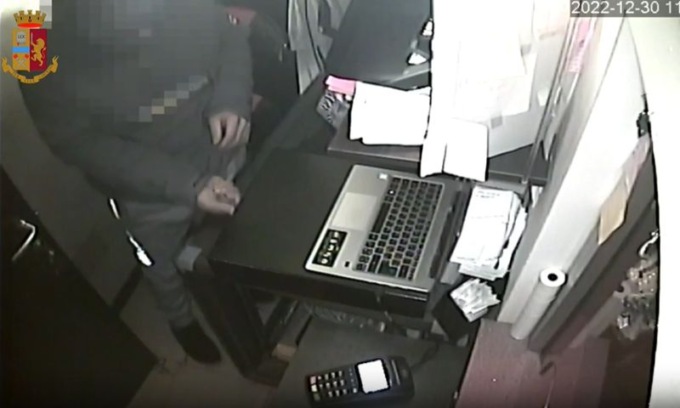 Rapine con sequestri di persona: tre arrestati