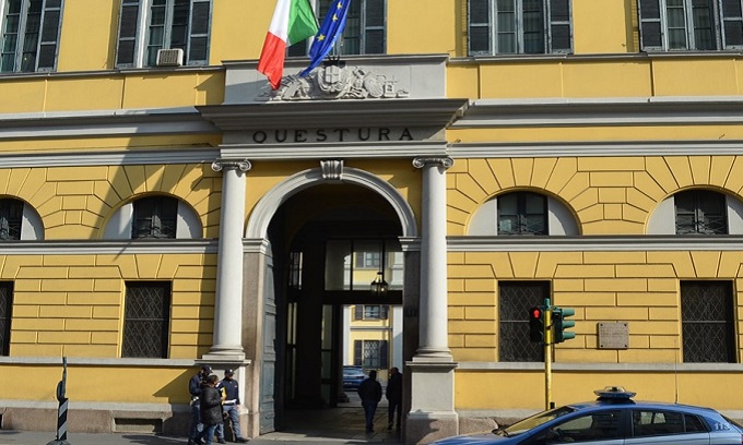Appicca incendio in un bar di piazza De Angeli e poi va in Questura: gli agenti lo riconoscono