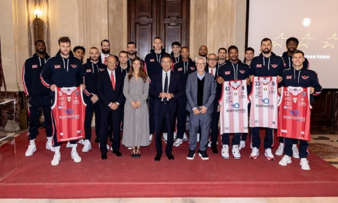 Il sindaco Sala conferisce l’Ambrogino d’oro all’Olimpia Milano per la terza stella