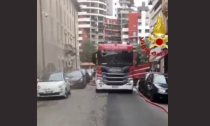 Fumo denso e fiamme alla discoteca Lime di corso Lodi