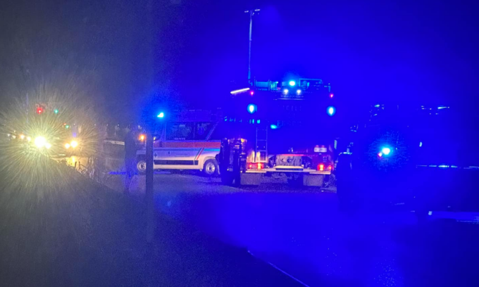 Si schianta contro il guard-rail sul Naviglio: lo cercano nelle acque ma lo scoprono… già a casa
