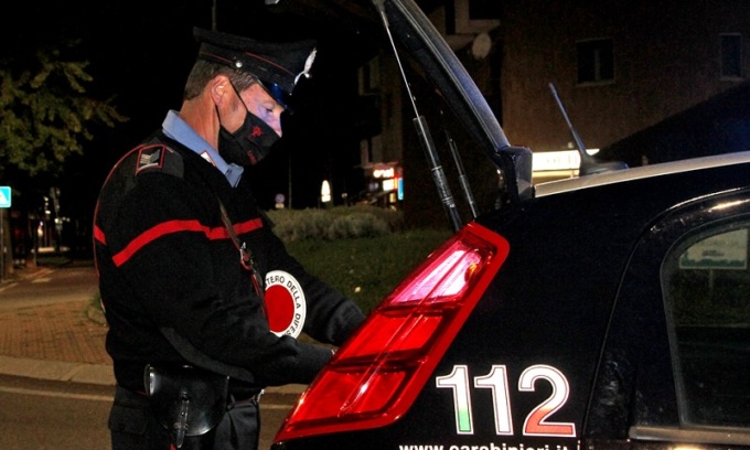A 15 anni guidava un’auto rubata a Milano: fermato a Rozzano