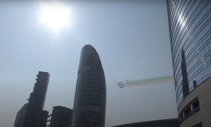 Il video dello spettacolo delle Frecce Tricolori oggi a Milano