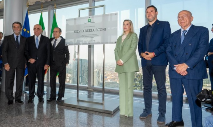 Il Belvedere di Palazzo Lombardia è stato intitolato a Silvio Berlusconi