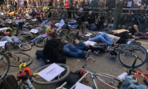 I ciclisti manifestano a Milano per la sicurezza stradale: quattro cortei bloccheranno la città