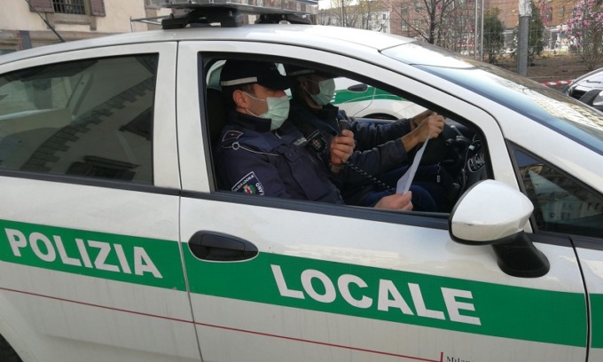 Licenze sospese a Milano: stretta su alcolici fuori orario