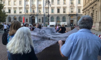 Ambientalisti in piazza per "denunciare l’ipocrisia della settimana verde della Giunta"