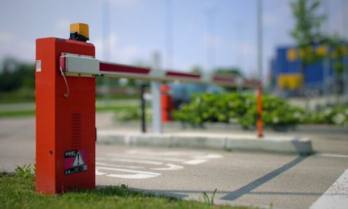 Truffa dei parcheggi comunali: due indagati ad Assago