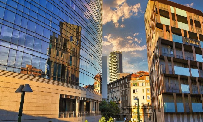 Studio di Assolombarda: l’economia di Milano corre e cresce meglio di New York ma è sempre più “anziana”