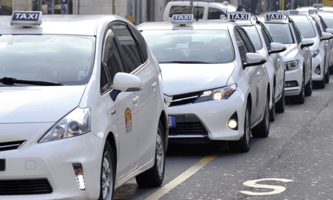 Taxi a Milano, pubblicato il bando per 450 nuove licenze
