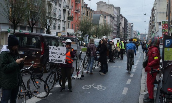 In viale Monza una ciclabile umana di 800 metri in ricordo di Luca Merengoni
