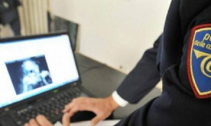 Adescavano minorenni online: arrestati un 27enne animatore dell’oratorio e un uomo di 39 anni