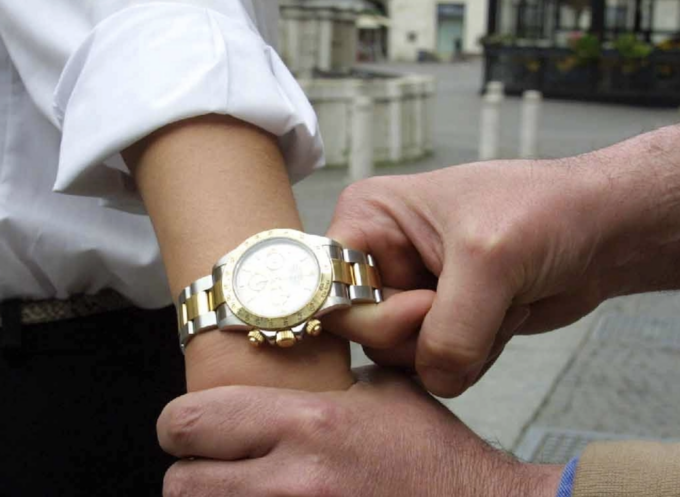 La Banda dei Rolex dietro le sbarre, a Milano avevano rubato 200mila euro di orologi
