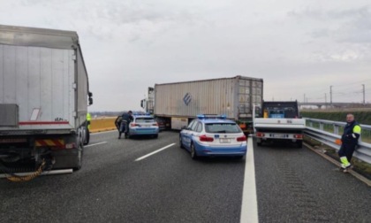 Banda armata tenta di rapinare un furgone portavalori in autostrada