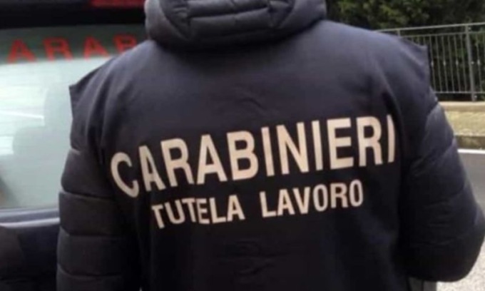 Operazione contro lo sfruttamento lavorativo: caporalato in un’azienda del settore moda