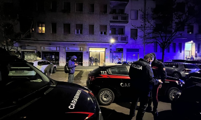 Si sveglia in una camera con un uomo conosciuto la sera prima: si sospetta una violenza sessuale