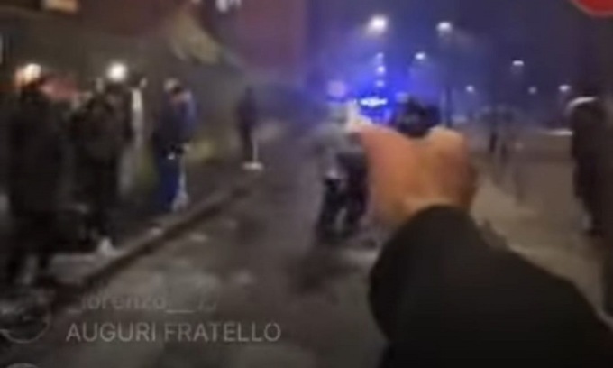 Disordini a San Siro la notte di Capodanno e spari con la scacciacani verso la polizia: perquisito il trapper Keta