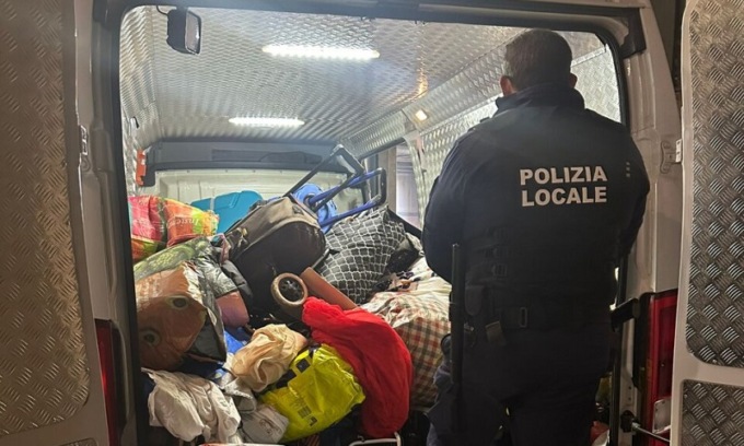 Controlli di polizia al mercatino dell’usato di viale Puglie e piazzale Cuoco