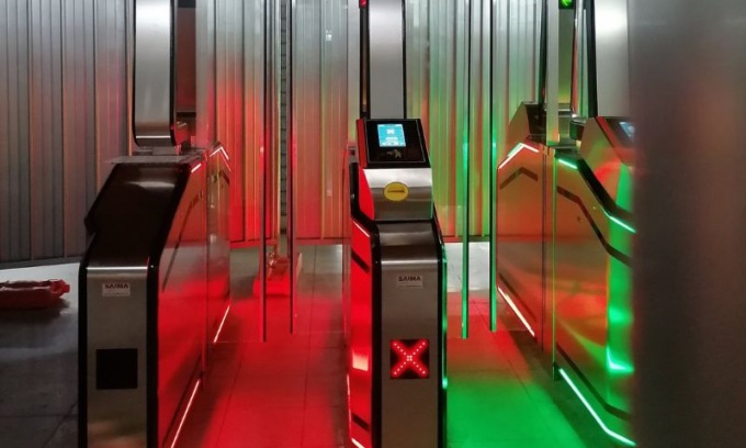 Atm introduce i “super tornelli” contro chi non paga il biglietto