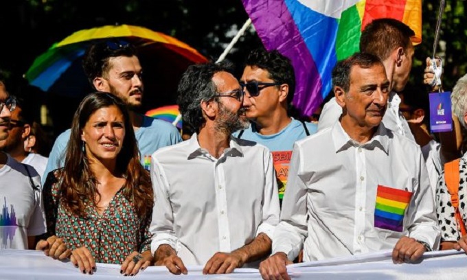 Registrazioni figli coppie omogenitoriali, interviene Sala: “Italia a più facce, serve regolamentazione”