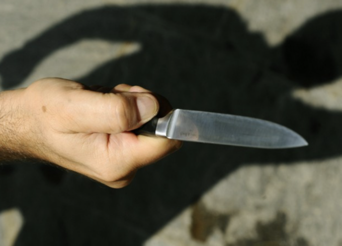 Aggressione a Sesto San Giovanni, 19enne accoltellato alla testa e alle gambe