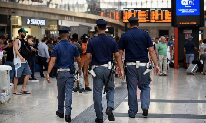 Scippi e borseggi in metropolitana: la Polizia Locale ferma tre stranieri