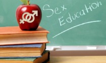 “A Luci Accese”, nelle scuole di Milano arrivano i corsi di educazione sessuale