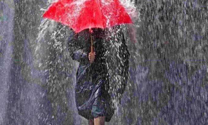 Maltempo e allagamenti su Milano, prosegue l’allerta meteo sulla città