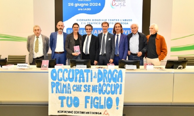 Convegno FdI in Regione: “in Lombardia 7 adolescenti su 10 fanno uso di droga”