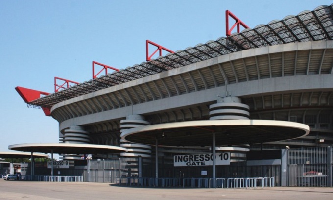 Il sindaco Sala sui nuovi stadi Inter e Milan fuori città: “Due stadi così vicini non possono coesistere”