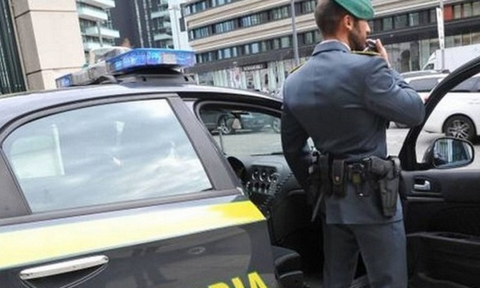 Trafficante di droga e collezionista di vini pregiati: in cantina scoperte oltre 9mila bottiglie per 1,5 milioni di euro